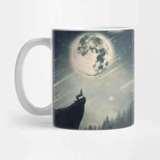 Wolf howls at the Moon Mug